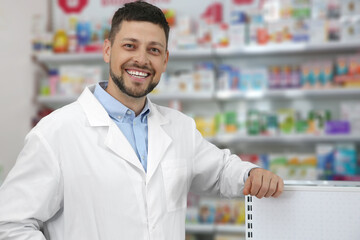 Poster - Portrait of professional pharmacist in modern drugstore