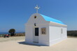 Kleine weiße Kirche am Meer auf Kos, Griechenland