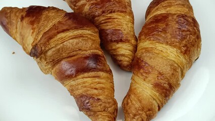 Wall Mural - plusieurs croissants, isolés sur un fond blanc, en gros plan