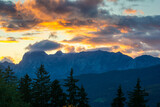 Fototapeta Krajobraz - Reiter Alm in den Berchtesgadener Alpen im Sonnenuntergang