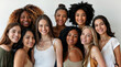 © Studio Zenith - groupe de jeunes femmes de différentes ethnies représentant ensemble la diversité des peuples du monde
