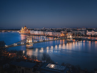 Sticker - Chain Bridge and the Parliament in Budapest in blue hour