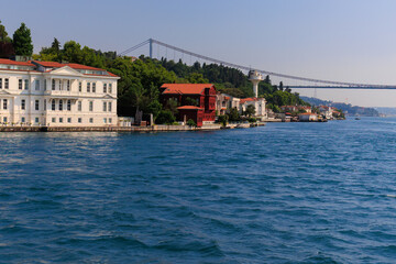 Canvas Print - Cityscape View from the water to buildings in the city of Istanbul in public places