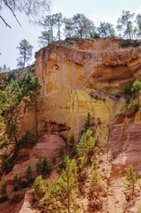 Canvas Print - Rocks in Sentier des Ocres - Ochre Trail nature park in Roussillon town, France