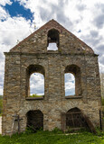 Kamienne ruiny dzwonnicy 