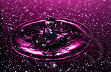 Fototapeta Lawenda - Splash - spadająca kropla wody w ujęciu makrofotografii