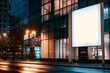 Leere Leuchtreklametafel in der Nacht: Mockup für kreative Werbegestaltung auf weißem Hintergrund