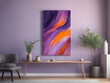 abstraktes lila und oranges Bild über einem Tisch an einer Pastell lila Wand