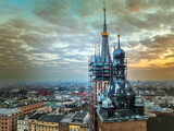 Fototapeta Na sufit - Remont wieży Kościoła Mariackiego w Krakowie, rusztowanie na wieży marzec 2024 roku