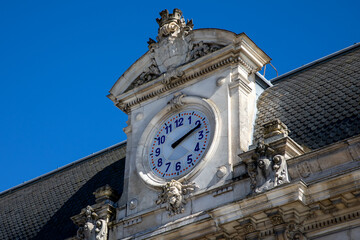 Sticker - giant clock on old building classical facade in city france