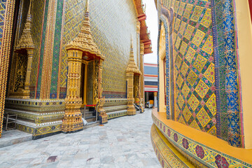 Wall Mural - views of famous temple in bangkok, thailand