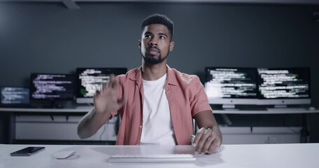 Leinwandbilder - Man, virtual reality and screen for programming, coding and software engineering in cybersecurity at night. VR developer or programmer hands with 3d or computer for digital development and metaverse