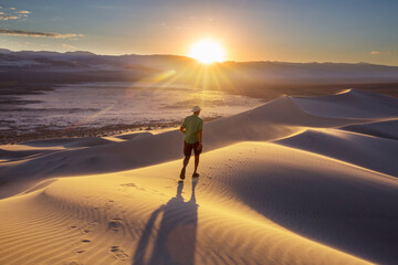 Canvas Print - Hike in the desert