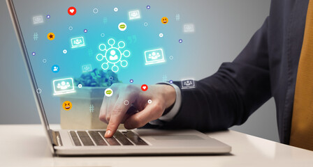 Poster - Hand surfing on the social media
