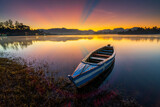 Fototapeta Pomosty - Perahu di Danau, Suasana sunrise di Situ Cileunca Pangalengan Bandung 