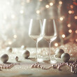 ゴールドの輝きのボケ味の背景を持つお祝いの乾杯用のシャンパン。柔らかく明るい金色のボケ味の前にスパークリング ワインのグラス。