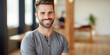 © stockmotion - Physiotherapeut am Arbeitsplatz