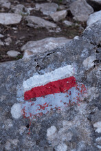 Marking Of A Long-distance Hiking Route, White And Red, Itineraries In France, Marking On Rock, Hiking Trail, Pyrenees, High Quality Photo