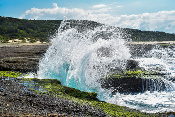 Canvas Print - water splash on the rocks