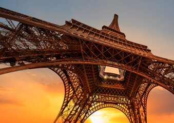 Wall Mural - Eiffel tower at sunset - Paris, France