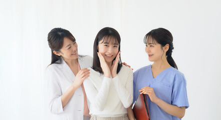 Aufkleber - 女性患者をサポートする医療従事者