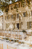 Fototapeta Paryż - Déjeuner de mariage à l'extérieur du domaine