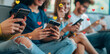 © webcesastock - Ragazzi che si divertono davanti ai social media