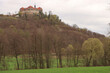 Frühling in der Rhön; Blick von der Biebertalbahn zum Schloss Bieberstein