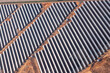 vue aérienne de champs de panneaux solaires à Senonches en France