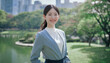 © tenpadasi - 朝のオフィス・オフィス街の公園笑顔の日本人女性会社員ポートレート　ビジネス・仕事・新入社員・若者