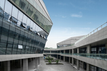 Leinwandbilder - The appearance of modern buildings in empty squares and science museums