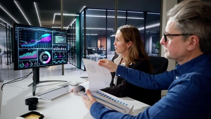 Poster - Financial Analyst Using Computer