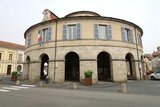 Fototapeta Do pokoju - La mairie ronde, ancienne mairie, vue de l'extérieur, ville de Ambert, département du Puy de Dôme, France