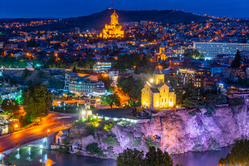 Wall Mural - Sunset view of Metekhi Virgin Mary Assumption Church in Tbilisi, Georgia