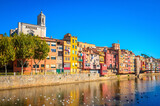 Fototapeta Miasto - Famous colorful houses at river Onyar in Girona, Catalonia, Spain