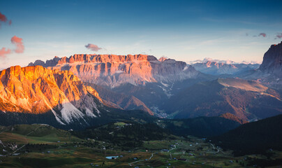 Canvas Print - Incredible morning view of the Val Gardena valley in Dolomite mountains. Puez Geisler National Park, Italy, Europe.