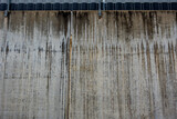 Fototapeta Perspektywa 3d - Feuchte und verschmutzte Betonwand