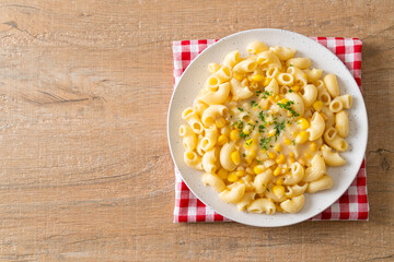 Canvas Print - macaroni creamy corn cheese on plate