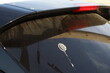 自動車のリアガラスに付着した鳥の糞