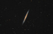 Astro fotografia della galassia NGC 5907 e 5906 ripresa con telescopio in 30 ore di esposizione