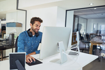 Aufkleber - Smile, computer and business man in office for planning, reading email or network online in creative startup. Pc, programmer and coding software for information technology, internet or cyber security