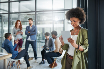 Aufkleber - Tablet, research and business woman in office reading information on internet for teamwork. Digital technology, manager and professional female creative designer working with employees in workplace.