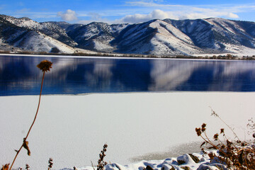 Wall Mural - Mantua Reservoir in Winter