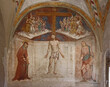 Cristo sofferente tra Maria e San Giovanni apostolo; affresco nel presbiterio della ex chiesa di San Giovanni nel parco archeologico di Castelseprio (Varese)