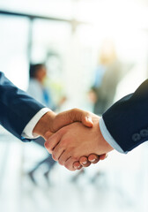 Fototapete - Welcome, business people and handshake in office meeting for b2b, crm or networking. Hiring, job interview or men shaking hands for recruitment, deal or contract offer, collaboration and partnership