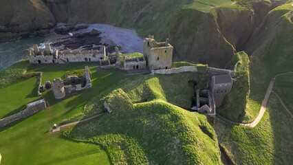 Wall Mural - ruins of ancient scottish castle on cliff top. dunnottar castle, stonehaven.