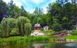 Park Dolny w Szczawnicy, Szczawnica to malownicze miasteczko uzdrowiskowe położone w Pieninach. Czerwiec 2023