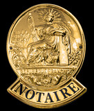 Fototapeta Most - Plaque  dorée d’étude notariale sur fond noir
