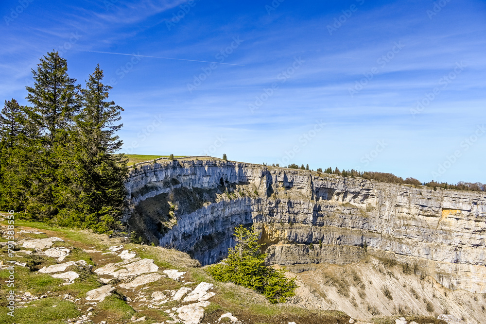 Creux Du Van Val de Travers Noiraigue Felsenarena Felsen Wanderweg creux-du-van-val-de-travers-noiraigue-felsenarena-felsen-wanderweg
