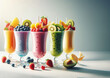 Gesunde Smoothies in verschiedenen Farben, in hohen Gläsern serviert und garniert mit frischem Obst, vor einem hellen, sauberen Hintergrund, copy space	

